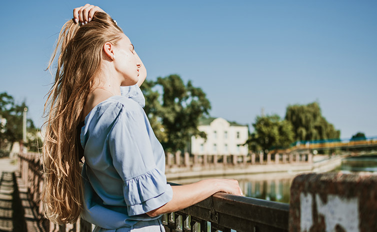 Preparando tu Cabello para el Verano: Consejos y Trucos para Lucir Espectacular bajo el Sol